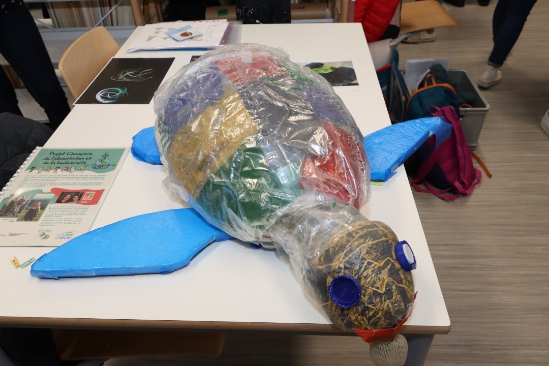 BenmiloudKarim's tweet photo. 🌿 #E3D 🪴
Au Lycée Gergovie, pour la 7e journée académique @acclermont des écoles et établissements en démarche de développement durable 
📜 Remise des labels niveaux 1, 2 et 3 à tous les lauréats
🌍 Forum E3D
🌳 Témoignages des élèves et des éco-délégués
🥪 Pique-nique 0 déchet https://t.co/wx7SPLoq3N