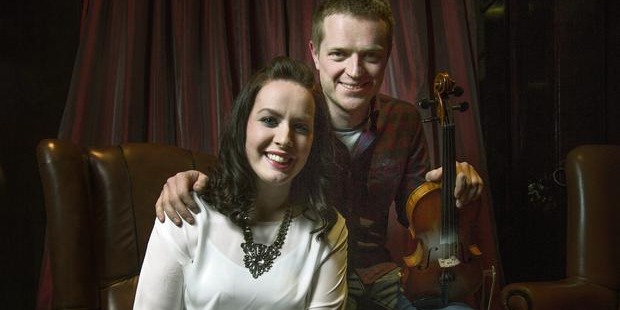 Stiúideo Cuan (@stiuideocuan) on Twitter photo Tá ríméad ollmhór orainn fáilte a chur roimh Edel Fox, Neill Byrne & Macdara Ó Faoláin go dtí an Stiúideo an deireadh seachtaine seo, 2 & 3 Meitheamh. 🎻
Bí linn ! Ticéid le fáil ar líne ag stiuideocuan.ie.
<a href="/RTERnaG/">Raidió na Gaeltachta</a> @BAItweets <a href="/artscouncil_ie/">The Arts Council / An Chomhairle Ealaíon</a> <a href="/edelf/">Edel Fox</a> <a href="/ThisIsGalway/">This is Galway</a> Tá ríméad ollmhór orainn fáilte a chur roimh Edel Fox, Neill Byrne & Macdara Ó Faoláin go dtí an Stiúideo an deireadh seachtaine seo, 2 & 3 Meitheamh. 🎻
Bí linn ! Ticéid le fáil ar líne ag stiuideocuan.ie.
<a href="/RTERnaG/">Raidió na Gaeltachta</a> @BAItweets <a href="/artscouncil_ie/">The Arts Council / An Chomhairle Ealaíon</a> <a href="/edelf/">Edel Fox</a> <a href="/ThisIsGalway/">This is Galway</a>