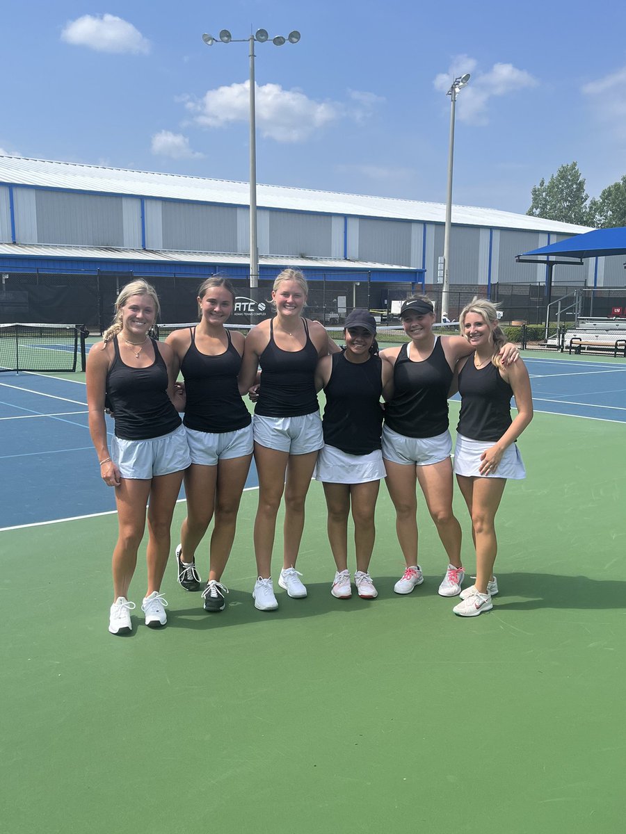 USJAthletics's tweet image. Lady Bruins dominate 4-0!!!! @USJ_Tennis girls will play the winner of Lausanne/CAK in tomorrow's State Championship at 9:00am 

Way to Go Lady Bruins!!!