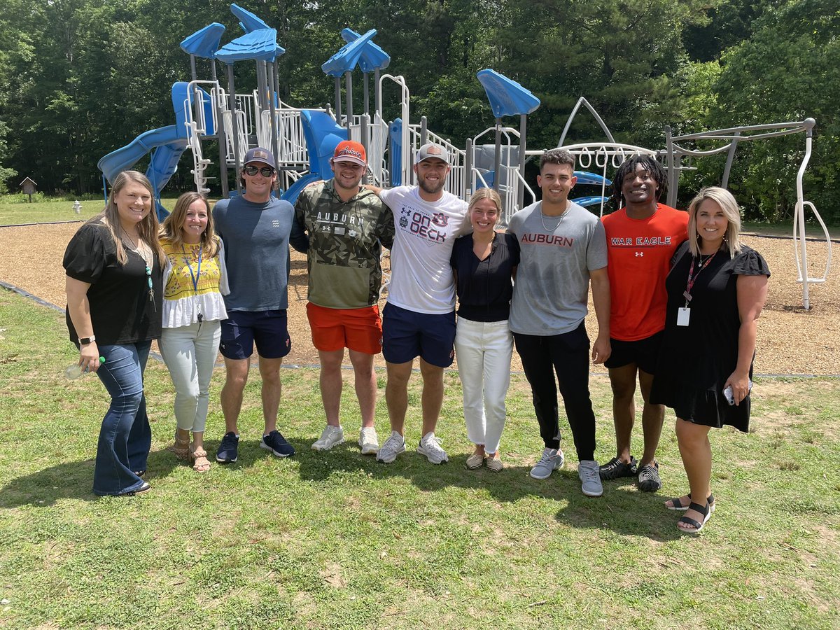 Not sure who had more fun!?! The kids at Ogletree Elementary or members of the Auburn Baseball team! #PEwithOTV

Join at ontovictory.com
#ontovictory #rollOTV #theOTV #auburn #auburntigers #auburnbaseball