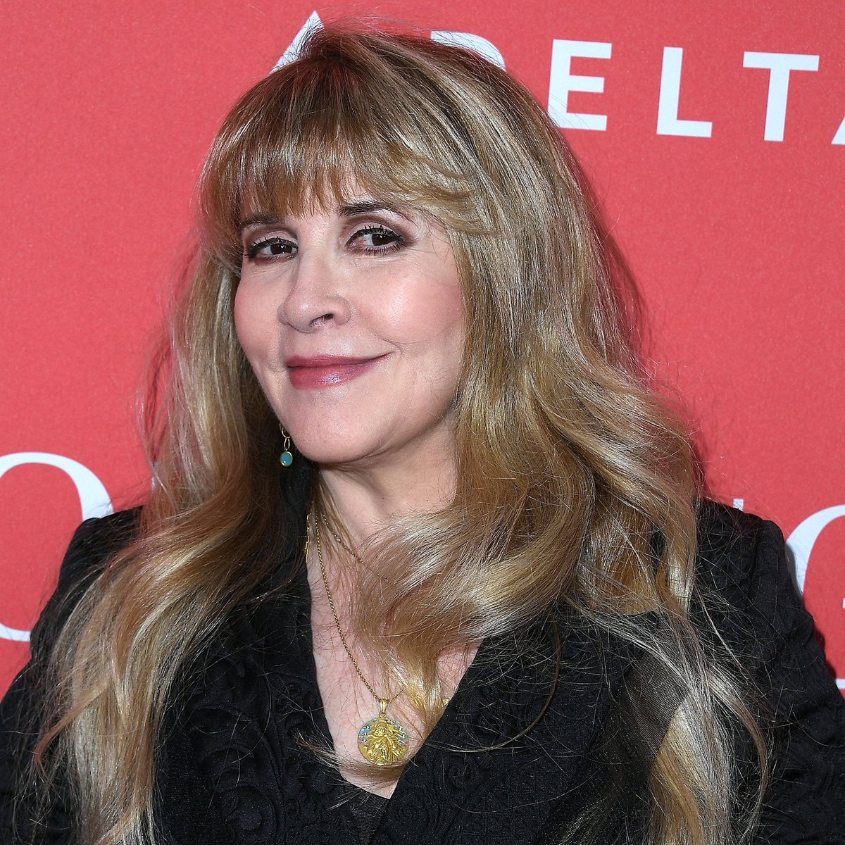 Pop Crave on Twitter: "Stevie Nicks thanked Taylor Swift at her Atlanta