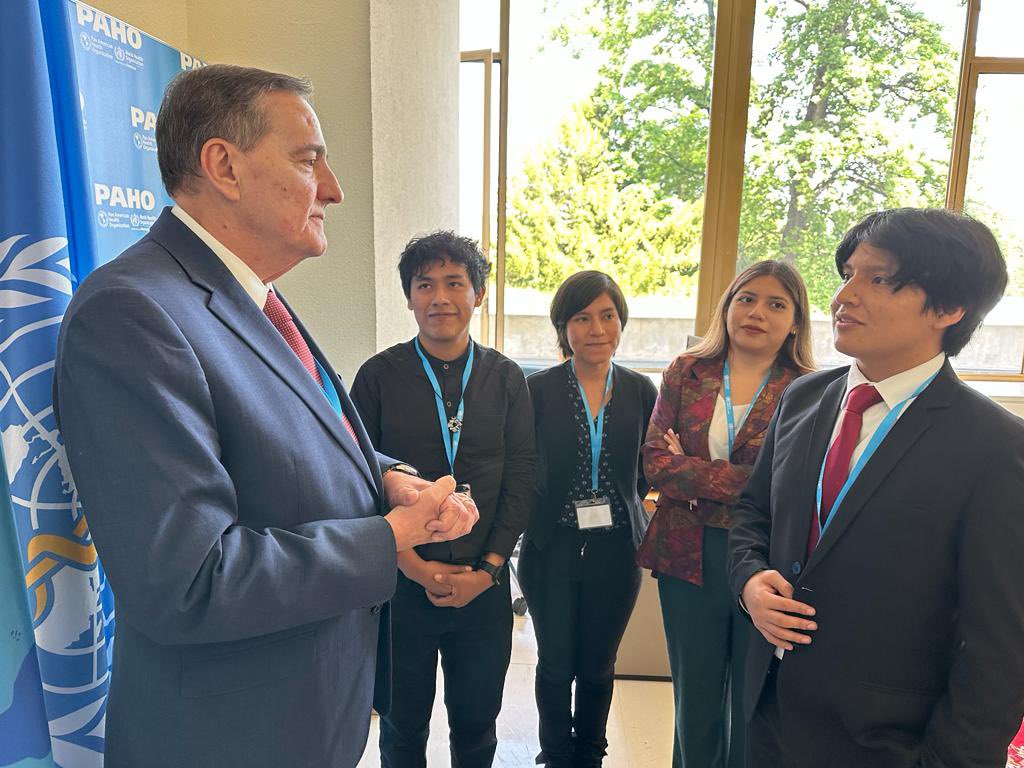 DirOPSPAHO's tweet photo. “Interesante diálogo hoy sobre las prioridades de #WHA76, con jóvenes representantes peruanos de @IFMSA.” https://t.co/POrUWuGgMz