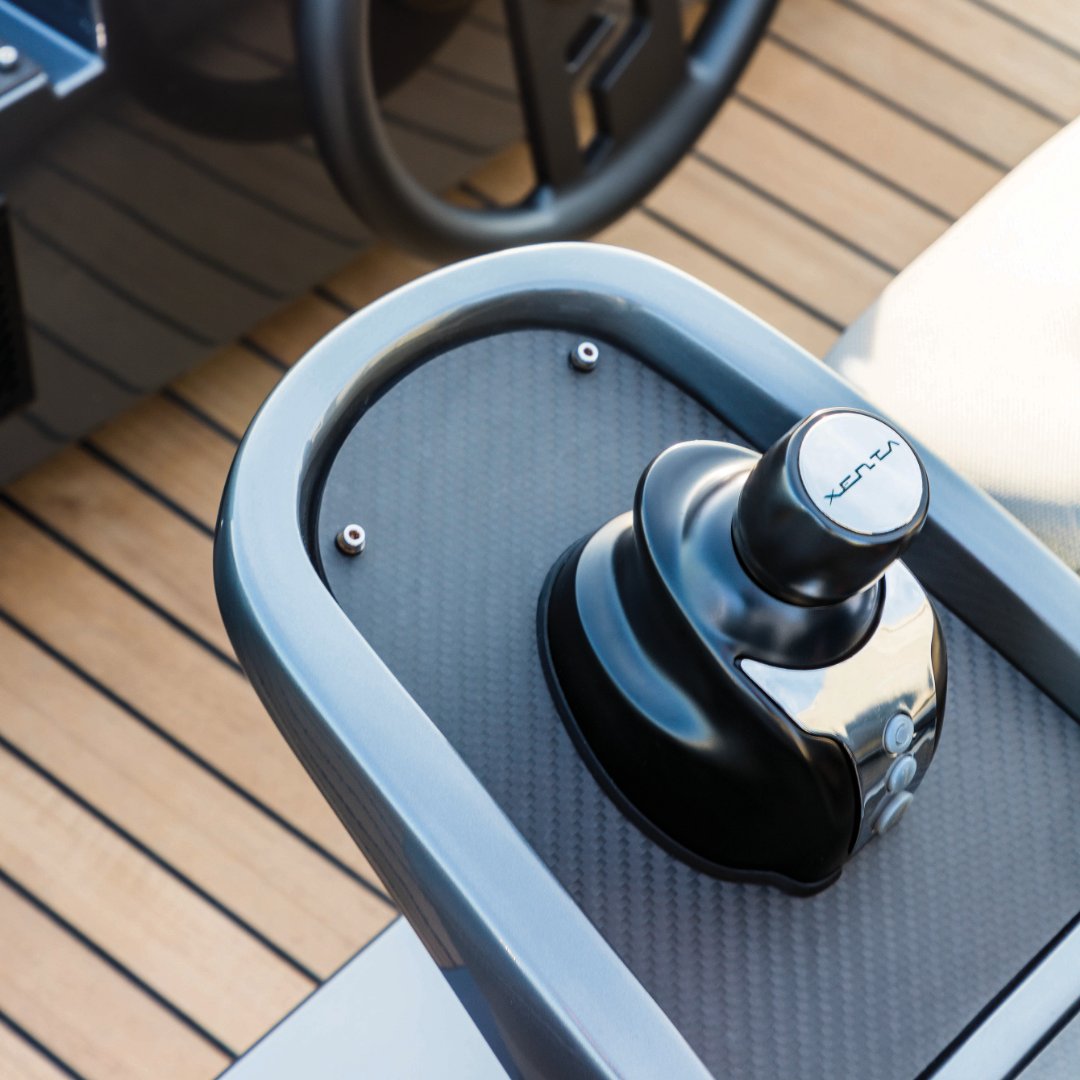 pershingyacht's tweet photo. The 42-knot powerhouse is ready to take on all comers, and you are in command.
Pershing 9X. An extraordinary creature.
#TheDominantSpecies
#EngineeredToThrill
#FerrettiGroup #KeepBuildingDreams #ProudToBeItalian ๐ฎ๐น #MadeInItaly
https://t.co/S4BY2zlJp1 https://t.co/H42wZCi4GO