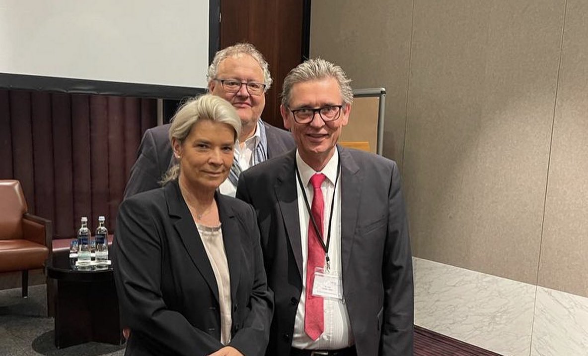 Wir brauchen endlich einen Gesundheitsminister statt einen Krankenhausminister
 
Die Deutsche Praxisklinikgesellschaft diskutierte am 12. und 13. Mai auf dem „Expertenforum praxisklinische Operieren“ in Köln mit Politik und #Gesundheitsexperten.
Mehr:

praxisklinikgesellschaft.de/2023/05/23/kra…