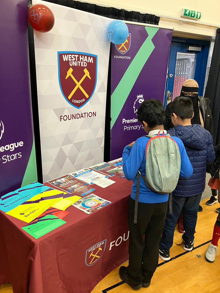 WHUFoundation's tweet photo. For #MentalHealthAwarenessWeek, we connected with pupils, parents, & teachers at @ClevesPrimary, our #PLPrimaryStars partner school, emphasising the importance of speaking up & seeking support, we highlighted sports & physical activity as powerful tools to tackle anxiety, low self-esteem, and depression 💚🎗️

Let's face these challenges together! ✊