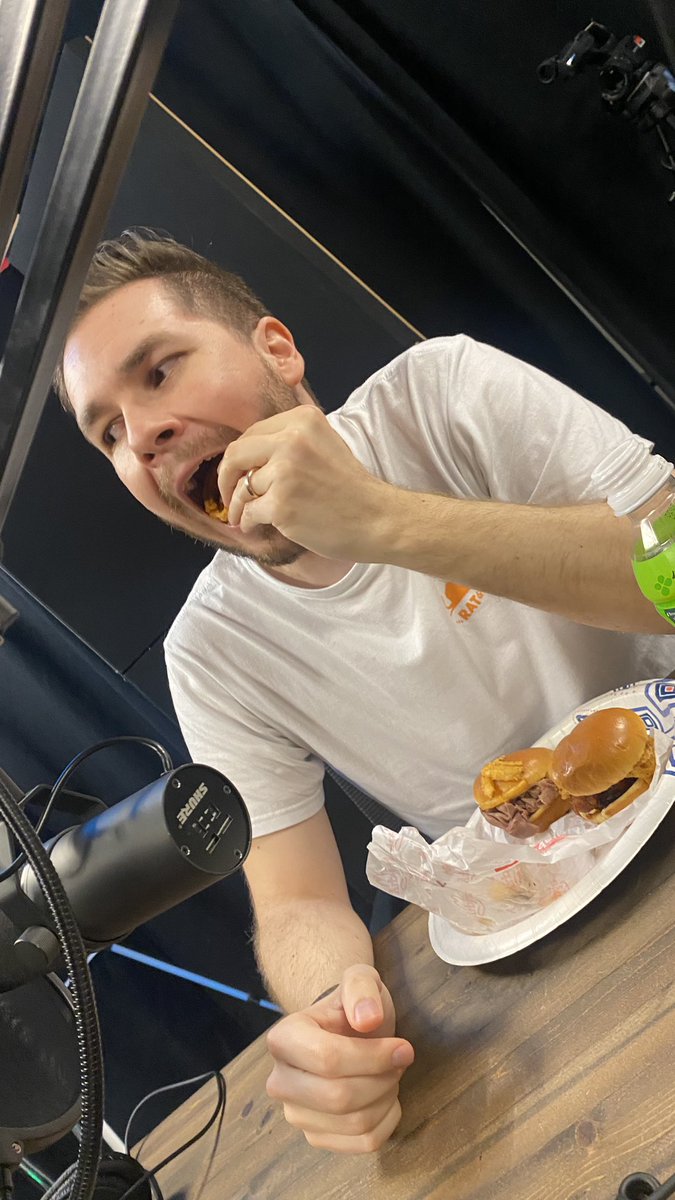 Face Jam 🍔🍕🍗🌮🌭 on Twitter "Our Heroes are back and sliding into Arby’s