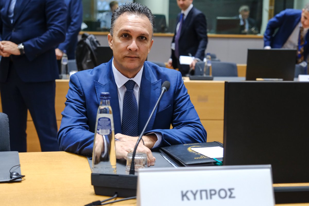 estratopedo's tweet photo. RT @DefenceCyprus: 📜Δελτίο Τύπου συμμετοχής του Υπουργού Άμυνας@giorgallasM, από τις Βρυξέλλες στη Σύνοδο του Συμβουλίου Εξωτερικών Υποθέσεων της 🇪🇺 @EUDefenceAgency 

👉https://t.co/wcWgRnj1e6 https://t.co/EByLH36yUk https://t.co/sOBp1yGgUV