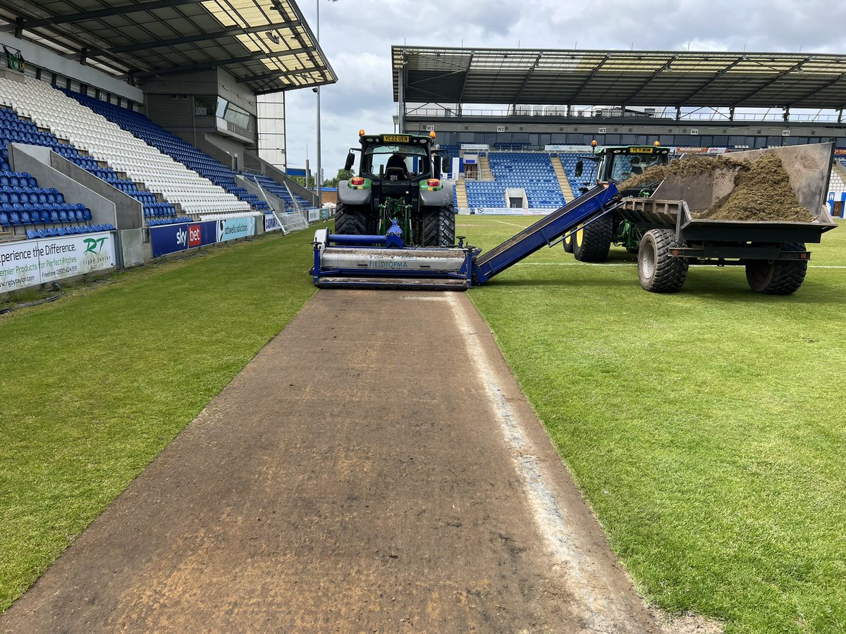 NickSwanson83's tweet photo. Goodbye pitch, it’s been a pleasure 😱⚽️🏟️ https://t.co/rr8DpjynKn