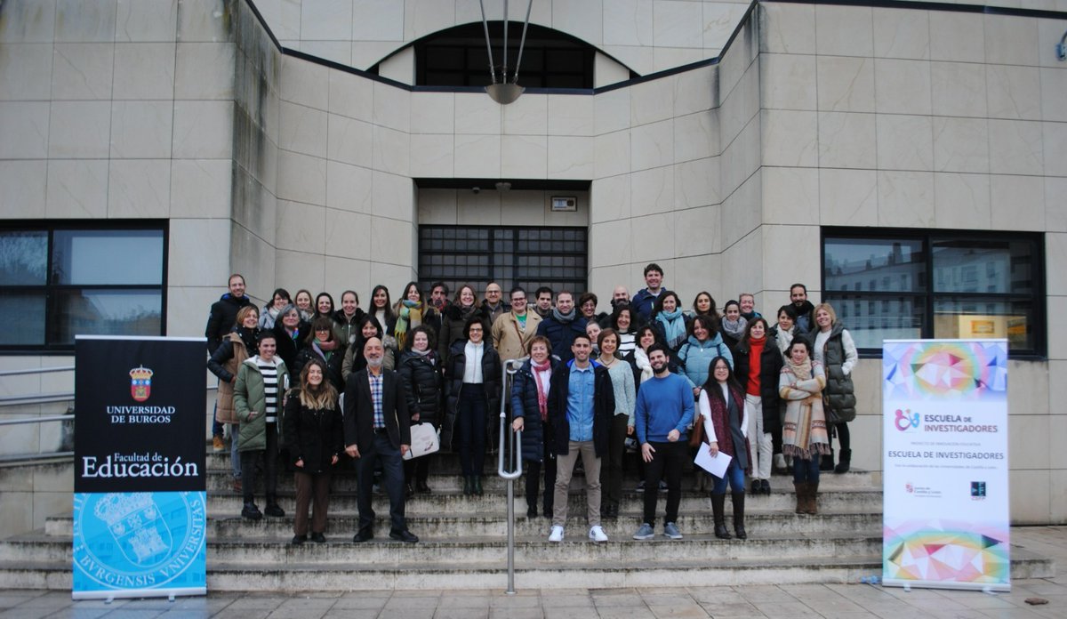 rcasadoz's tweet photo. Docentes de Educación Infantil, Primaria, Secundaria, Formación Profesional y de  @UBUEstudiantes @EDINTEC_ubu estamos compartiendo la sesión final del Programa de Innovación Educativa "Escuela de Investigadores" de @CSFPJCYL @educacyl . ¡Enhorabuena por los proyectos diseñados! https://t.co/aGmwAkepSJ