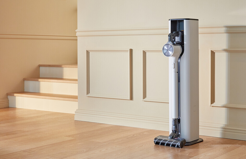 XatakaFeed's tweet photo. LG trae sus aspiradoras CordZero a España: llegan con Wi-Fi y vacían automáticamente el depósito de residuos https://t.co/3eIx7MEGAP https://t.co/dhxJtHAukj