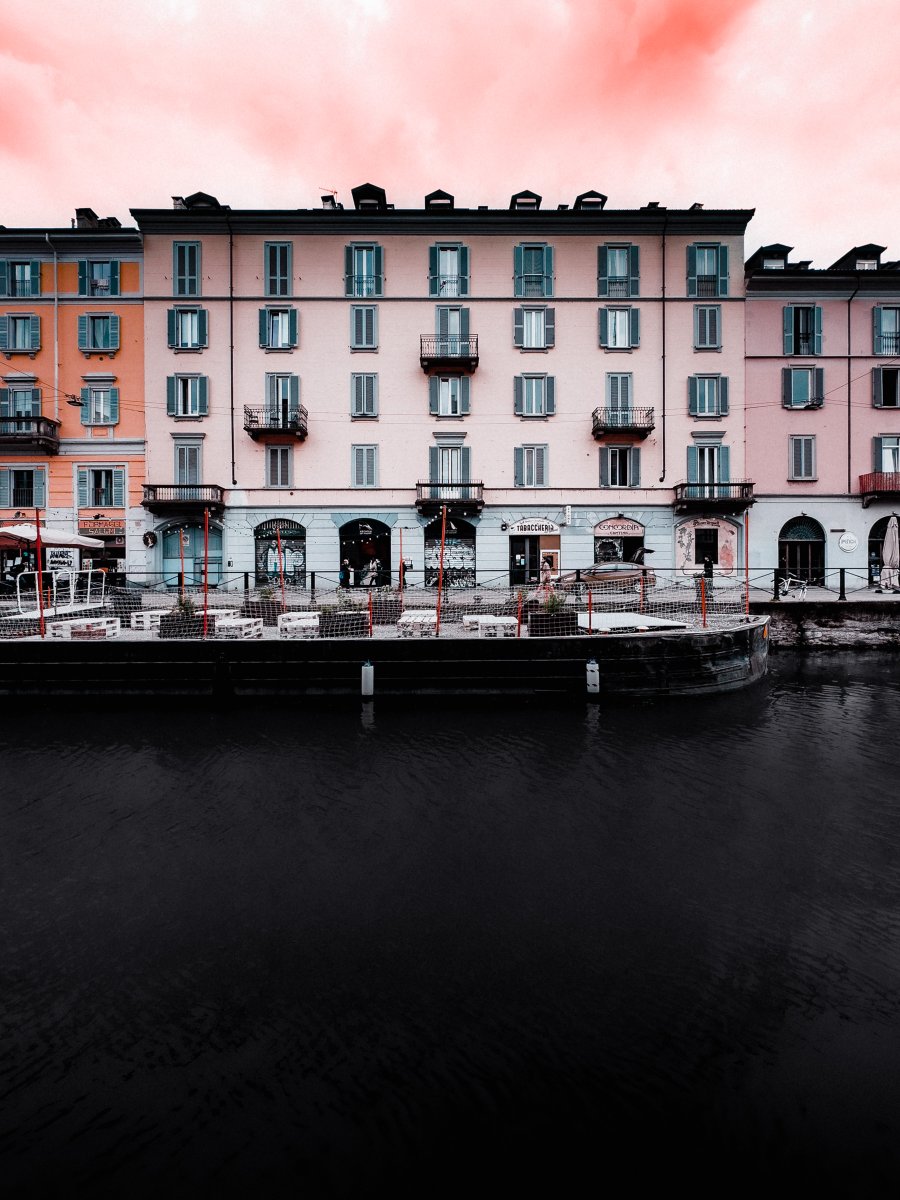 Wes Mode 🎬

📍 Navigli, Milan 🇮🇹

🛠️ iTelephone/ Apple ProRAW, Lightroom & Topaz Sharpen AI 🖤

#travelphotography 
#shotoniphone 
#AccidentallyWesAnderson