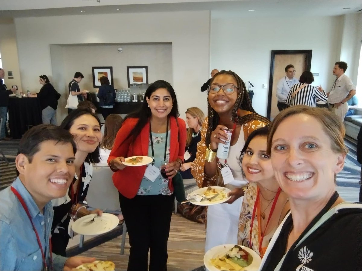 _compostcrew's tweet image. @ReFED #FoodWasteSummit2023 brought businesses, innovators, policymakers and nonprofits together to drive the adoption of food waste solutions. We bumped into familiar faces and met new friends like the founder and CEO of @Retaaza, @StLouisEarthDay and more! 👋😄

#ReFED