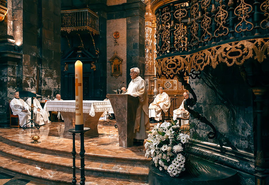 JesuitasESP's tweet photo. Ha sido una feliz coincidencia, celebrar la Eucaristía de clausura de la 71ª Congregación de Procuradores en Loyola, en la solemnidad de la Ascensión del Señor. #CP71 https://t.co/A1Kxty0eok https://t.co/M7u93u6yYq