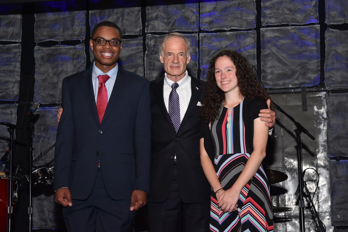 Throwback to 2017 #BBB Scholarship Presentation  w  <a href="/tomcarperforde/">Tom Carper</a>. Thank you Sen Carper! <a href="/QueenWilmington/">The Queen</a>