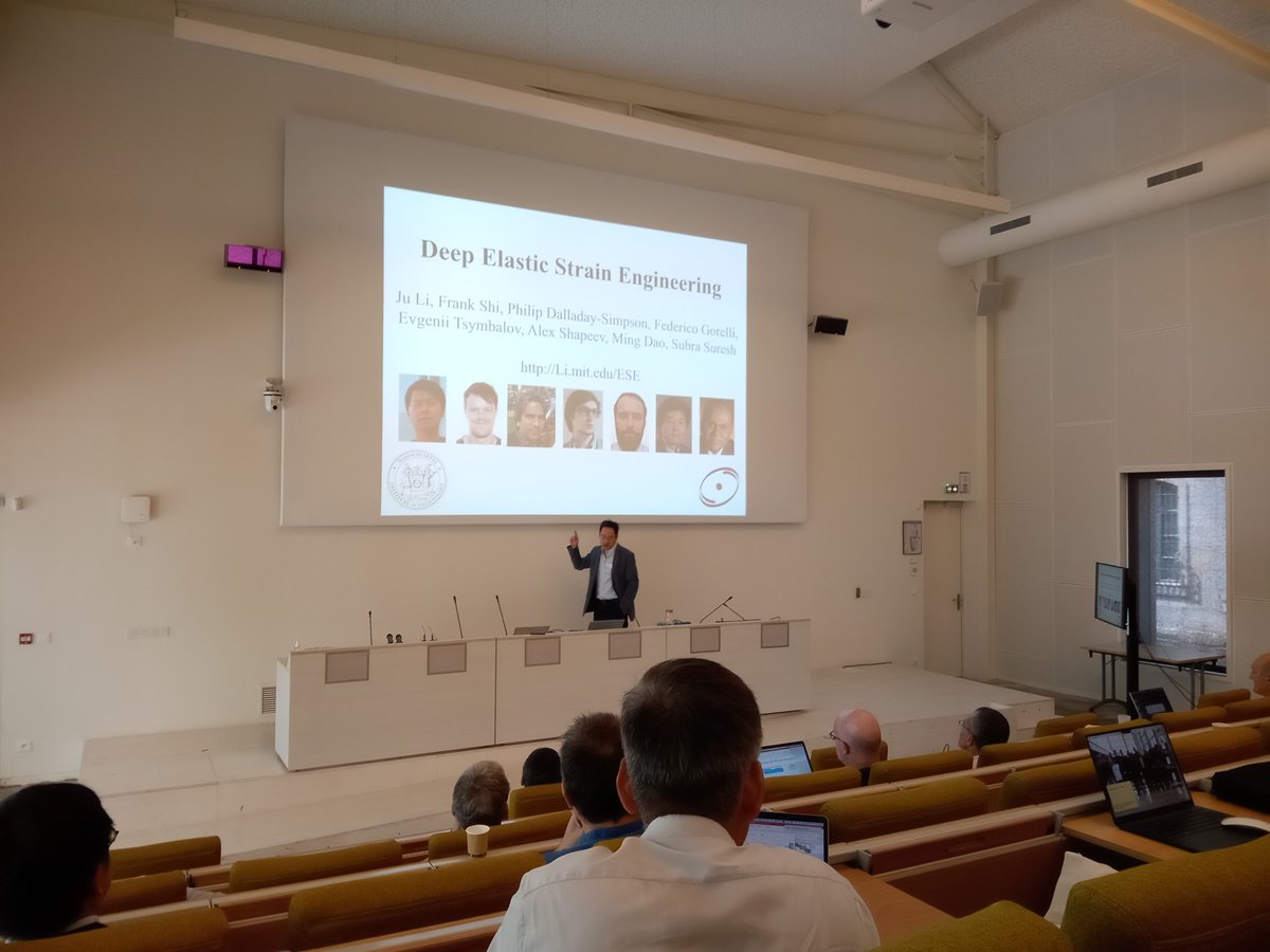 FemtoSt's tweet photo. Une vingtaine de spécialistes mondiaux du domaine de la #mécanique sont présents pendant 2 jours @grandbesancon dans le cadre du colloque #EUROMECH organisé par @FemtoSt qui traite de l'utilisation d'une déformation pour modifier les propriétés physico-chimiques des matériaux. https://t.co/R1Bt9E9Zma