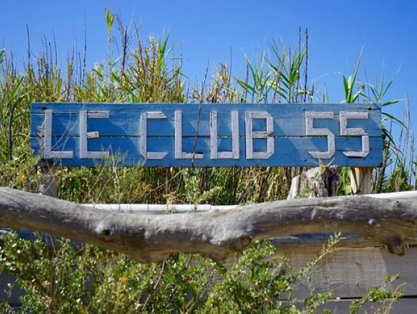 MaisonDesLices's tweet photo. Club 55 is a world-famous beach club in Saint-Tropez ⛱ and has been a hotspot for the rich and famous for over 60 years. It is the perfect place to enjoy a luxurious day on the French Riviera. 🥂
https://t.co/73jL3kNcNg

#Holiday #club55 #sttropez #FrenchRiviera https://t.co/LhFQdcHWIv