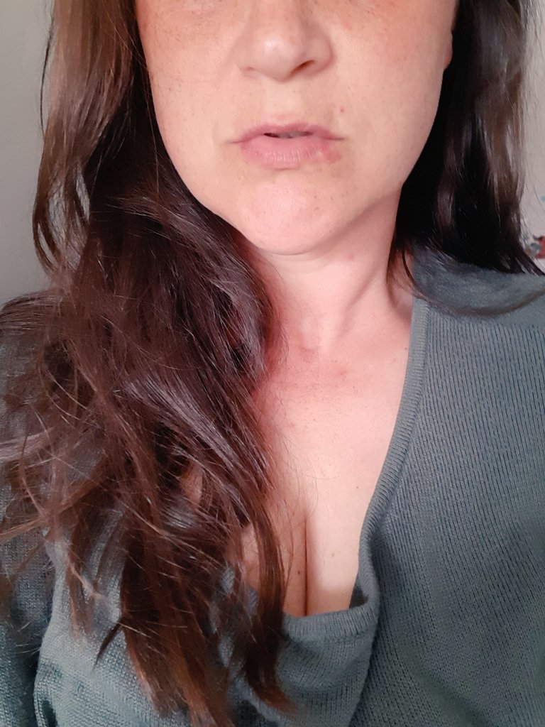 Treiberin1's tweet photo. Als würdest du jemals näher an mich kommen, dass ich nicht lache 😈
#findom #findomgoddess https://t.co/gD4jlRHtNj