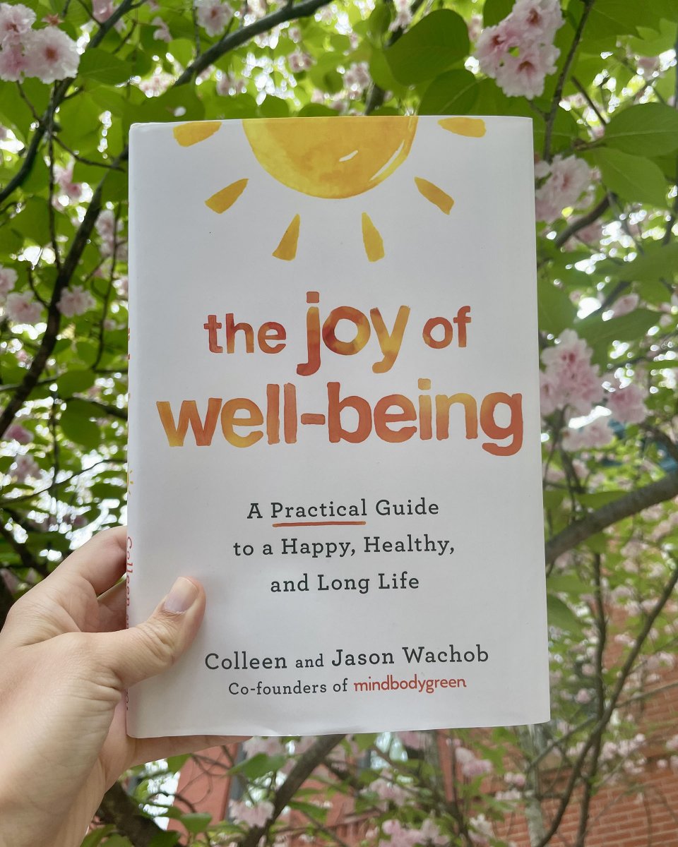 Happy pub day to @Colleenwachob and @jasonwachob’s THE JOY OF WELL-BEING! Well-being isn’t one size fits all, and this book cuts through the noise so that you can find what works for you.

Get your copy: bit.ly/3Vc9utf