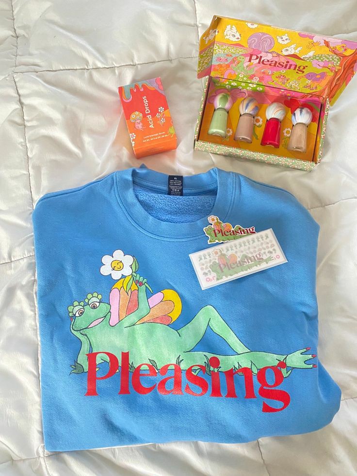 91ANZLIFE's tweet photo. 💙 HARRY STYLES PLEASING MERCH GIVEAWAY!! 💙

- 2 people win this set !!
- must be following
- must rt and like this tweet

Ends on 9th June international!! https://t.co/FEwo2p9jfC