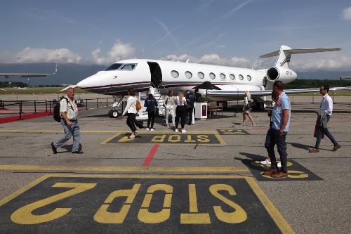 Europe's business jet industry aims for green rebrand

Read More: ow.ly/bVIH50OtAOu
#Europe #businessjet
#SAF #sustainableaviationfuel