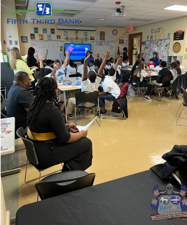DaytonSchools's tweet photo. @DpsColor held it's 5/3 Bank Young Bankers &amp; Finance Academy last week!

Students worked in groups to solve real-world math problems related to finance to increase their understanding of financial literacy. 💰 https://t.co/41Pa63KGeJ
