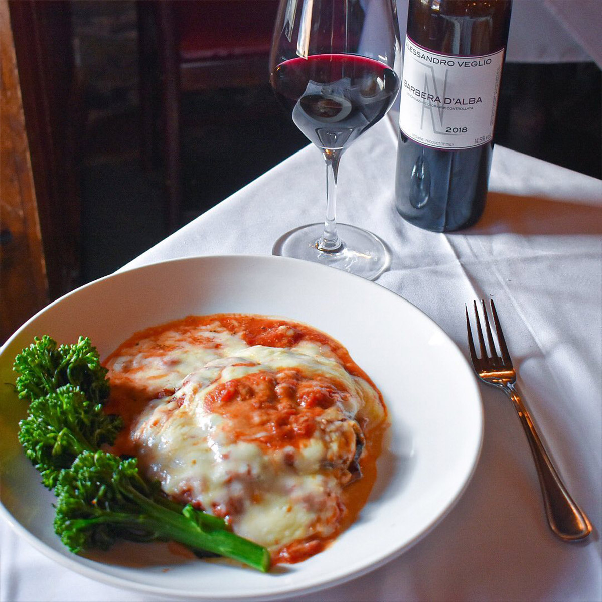 Elevate your lunchtime bliss with Melanzane alla Parmigiana. Delight in layers of layers of fried eggplant prepared with tomatoes, oregano, fresh basil, topped with mozzarella cheese & baked.
#foodandwine #virginiafoodies #visitalx #zagat #saveur #huffposttaste #italiancuisine