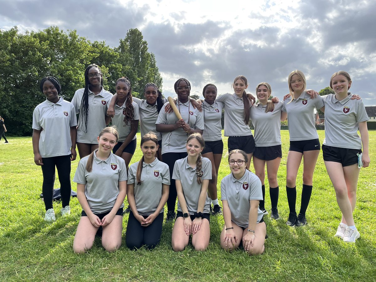 Well done to the year 9 girls rounders team for coming 3rd place in the borough rounders rally! 🥉thank you to Grays Convent for hosting!
