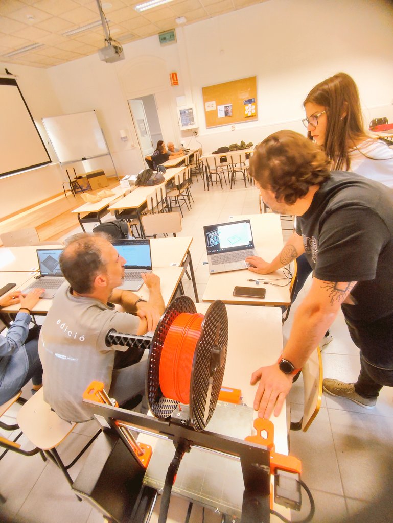 𝙴𝚜𝚌𝚘𝚕𝚊 𝙰𝚗𝚐𝚕𝚎𝚜𝚘𝚕𝚊 tweet media