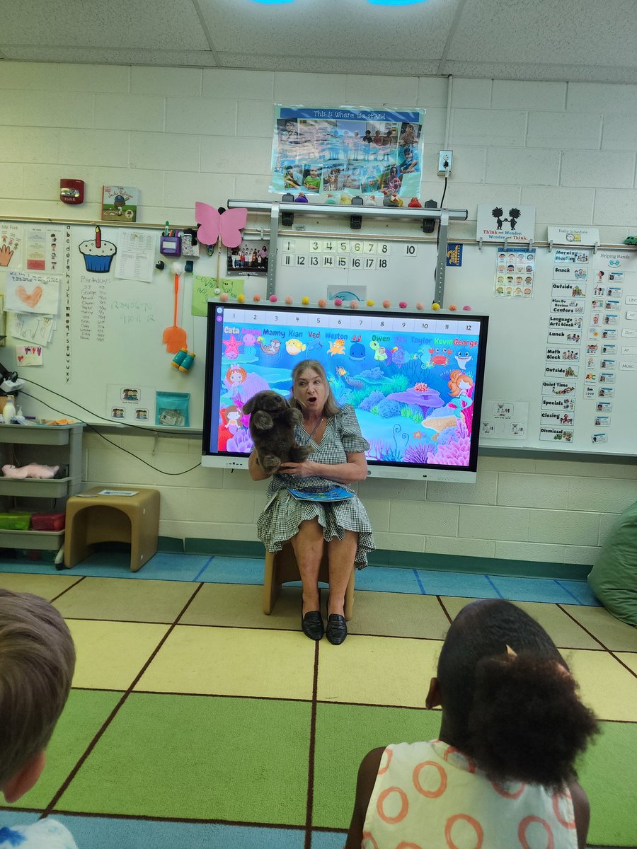 We love having Ms. V. She read The Peace Book by Todd Parr. #TuckahoeRocks #TuckahoeSchool @TuckahoeAP <a href="/BirotteJody/">Jody Birotte</a>