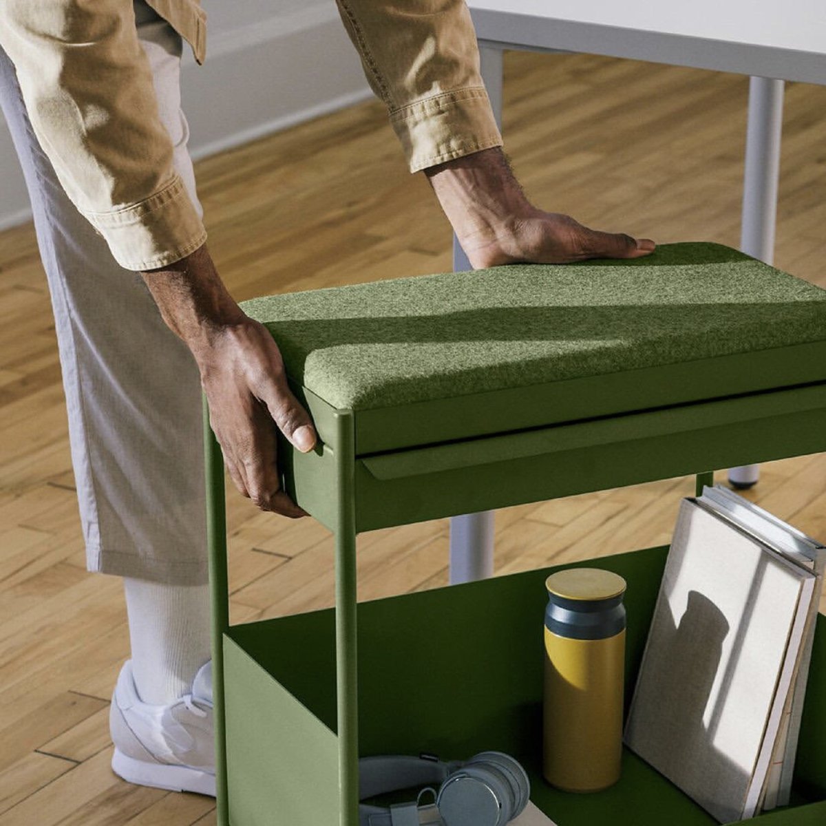 InteriorMotions's tweet image. We could all use a little extra storage right? The OE1 Trolley is a multi-functional, mobile storage solution that goes wherever you go. 
.
.
.
#mobilefurniture #mobilestorage #storage #millerknoll