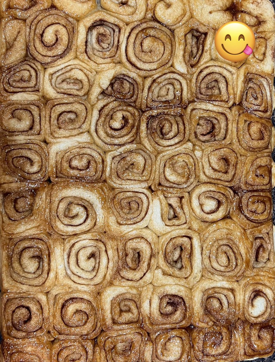 Denise13F's tweet photo. My husband does all the grocery shopping & cooking. Me: #iBake & enjoy baking & I do all clean up after each meal. #CinnamonBun #MyStory #partnership #chef @Tim13S #DailyGratitude #Mindfulness https://t.co/b8007epNS6