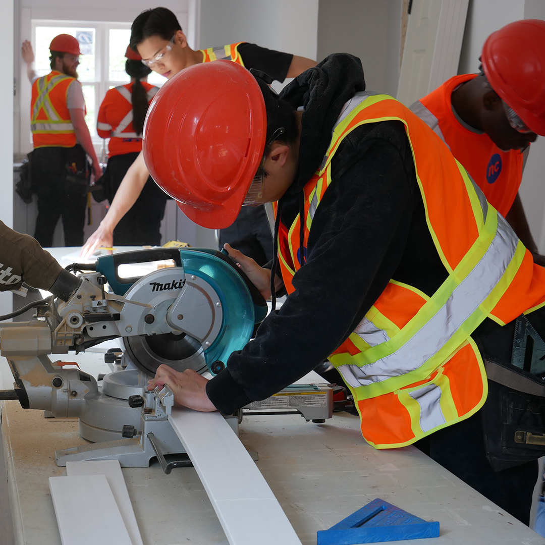 HabitatNiagara's tweet photo. Students from @niagaracollege's Construction and Renovation Technology program came out to help finish a Habitat for Humanity Niagara home in Thorold today in preparation for the upcoming home dedication ceremony.

https://t.co/6TUgt6lrRn https://t.co/lAK35jHppM