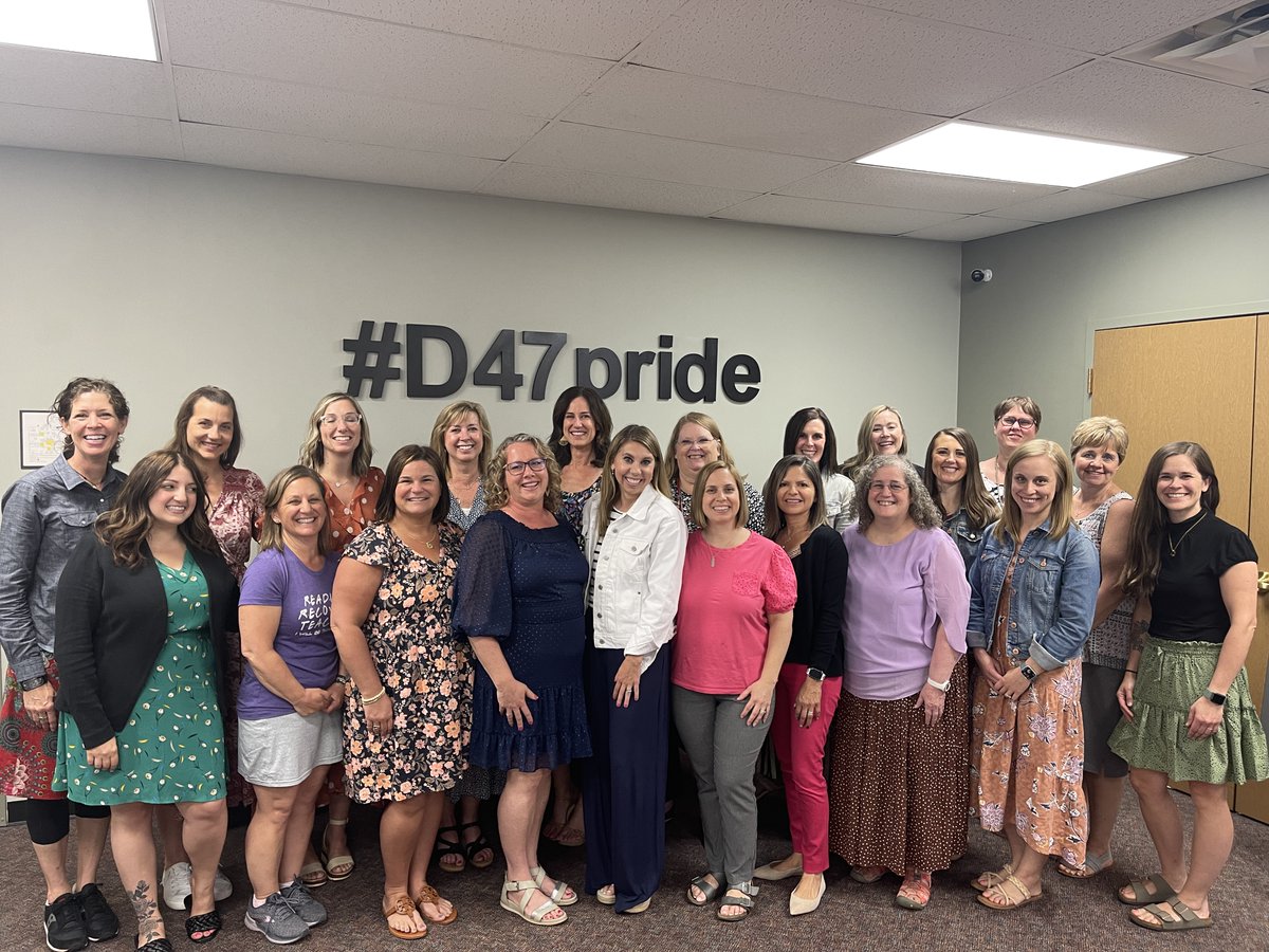 Earlier this month, District 47 held a celebration for those who earned their Reading Recovery or Early Literacy Support credential this year. Dr. Mal Keenan worked with six teachers throughout the year, and those teachers were celebrated by others across the district! #d47pride