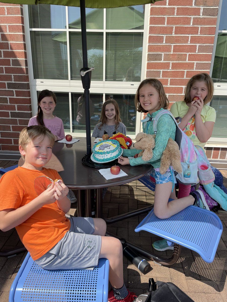 Fantastic EOY celebration with my adorable kids! All of our favorite things! 💜💛#sharing #story #yoga #icecream #freshfruit #beingtogether