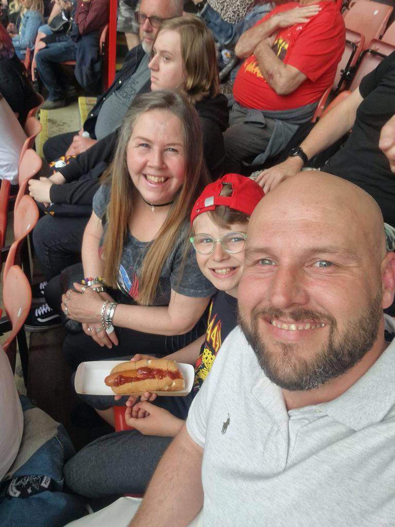 gazham82's tweet photo. Almost exactly 30 years ago, my mum took me to don Valley stadium to see @DefLeppard. Yesterday I took my mum and my son to see them live at Bramhall Lane. 3 generations of def leppard fans and they didn't disappoint❤️🤘 https://t.co/9C5ngIqQFe