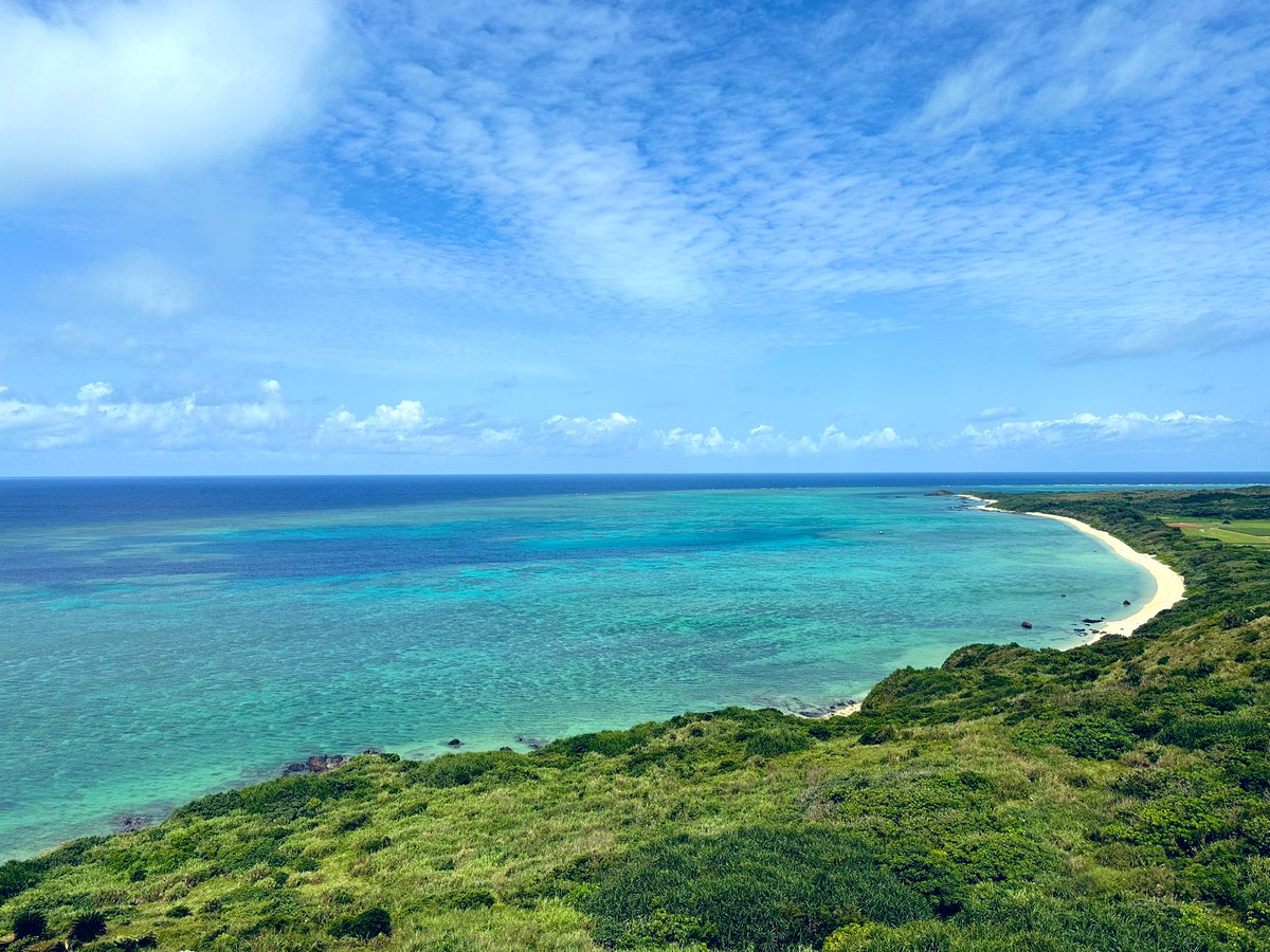 石垣島旅行を現地からレポ!(手書き)⑤ 二日目の最終目的地は最北端の平久保灯台。 ここから見た海は忘れられない風景です。  ホテルに帰って来てからはユーグレナモールの夜しか開いていないお店で、素敵な貝のライトを買いました。  #石垣島 #ユーグレナモール