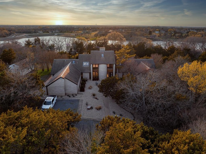 LakeHousedotcom's tweet photo. For Sale: 4 br, 5 ba Texas Home on 33 acres, on private lake. $2,950,000 https://t.co/WJExItdTg8 #lakefront #lake #lakes #lakeview #lakehouse #lakehomes #lakeproperty #lakehousecom #lakeplace #waterfront #lakerealestate #lakerealtor #realestate #lakeliving #lakeside #lakelife https://t.co/i4RlLiIhz0