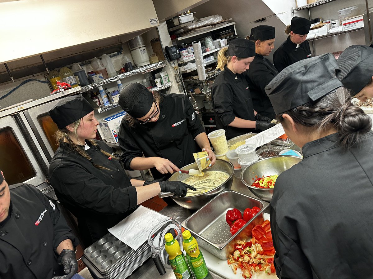 Liz Moehr tweet media