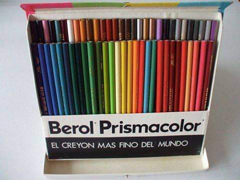 Italymario's tweet photo. Cuando disfrutábamos de hacer las tareas del colegio...😍 https://t.co/PyQJSpU038