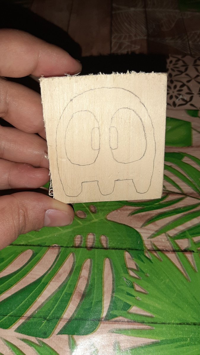 MagdaTachou's tweet photo. Pendant le bon live de @GussDx j'ai commencée son logo en sculpture sur bois que je débute 🤩 Tellement hâte de le continuer et de montrer le final.
Merci pour tout @GussDx 🙏
Des gros bisous à toi et la petite famille 💋😘❤
#GussDx #MagdaDécouverte https://t.co/uu6FYp7Ckx
