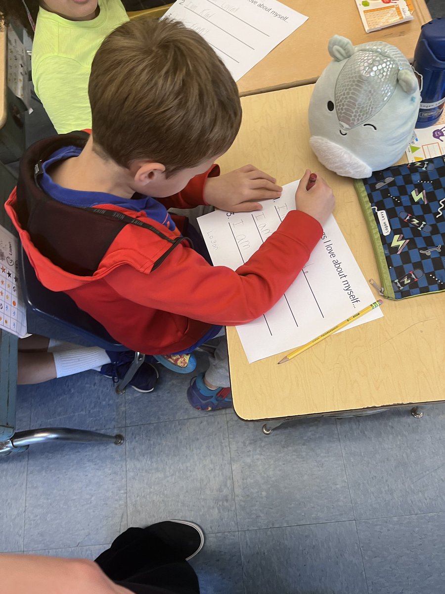 Miss_Lundd's tweet image. Today was #TimeoutTuesday for Mental Health Awareness Week. We took a few minutes to write about things we love about ourselves! ❤️ @OSDBeWell @SamJannotte @School9E @MsWynn22 @aileencarey9e