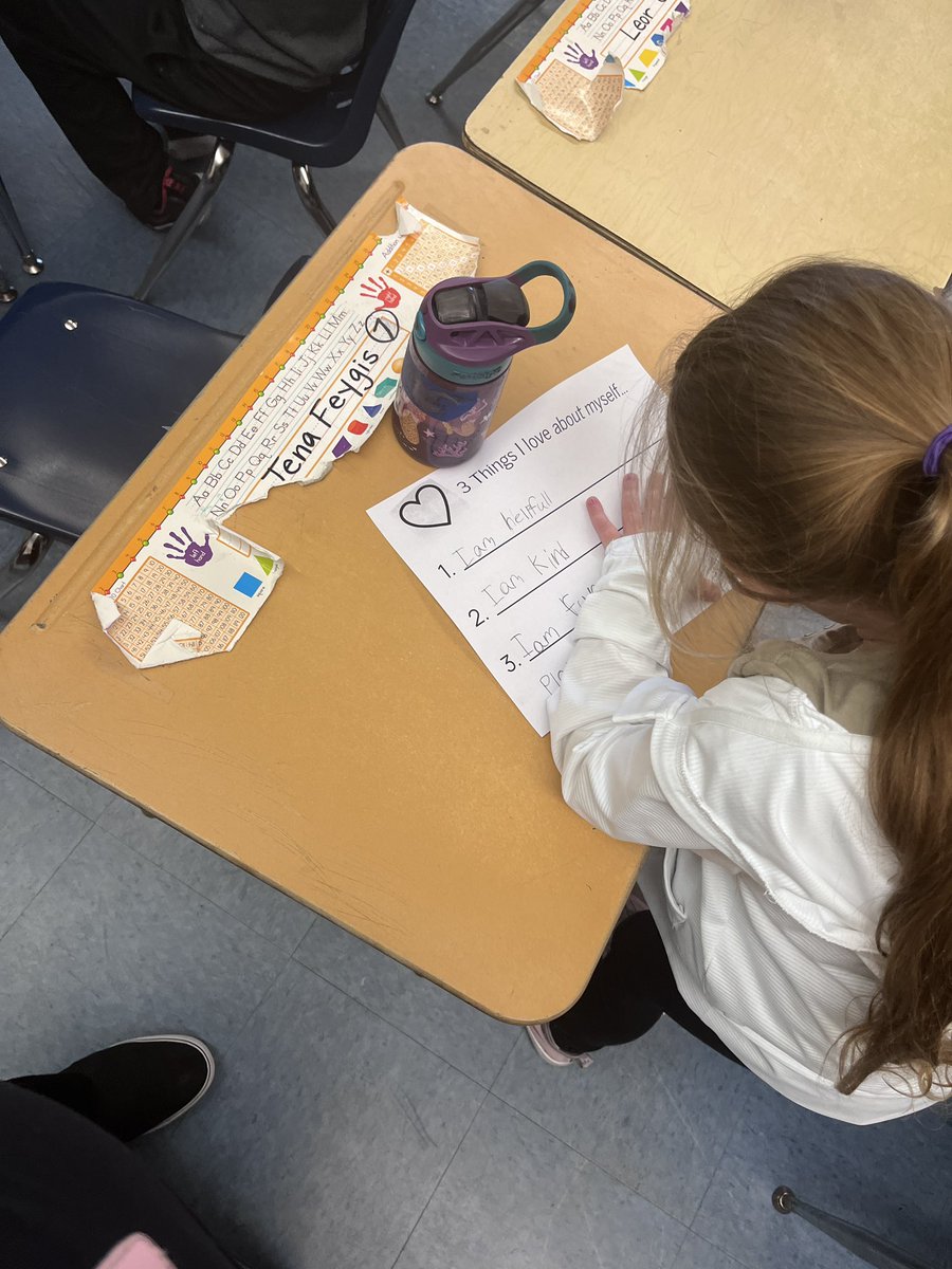 Miss_Lundd's tweet image. Today was #TimeoutTuesday for Mental Health Awareness Week. We took a few minutes to write about things we love about ourselves! ❤️ @OSDBeWell @SamJannotte @School9E @MsWynn22 @aileencarey9e