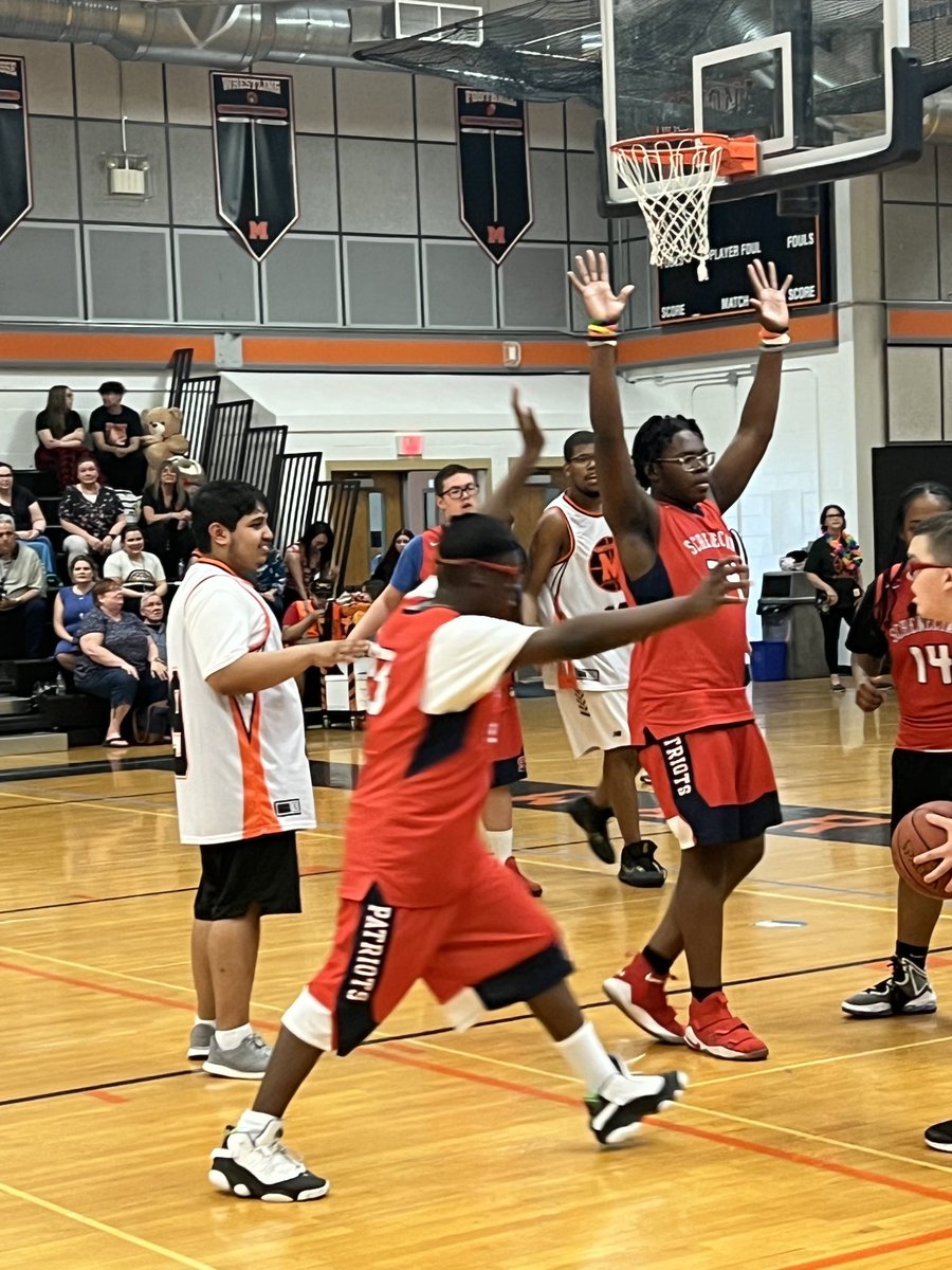 ScschoolsP's tweet photo. Another great Unified Game!  #SchenectadyProud ⁦@SCSchools⁩ ⁦@MrDennisGreen⁩ ⁦@EmilyTashjian⁩ ⁦@MohonSports⁩ ⁦@MightyPrincipal⁩ https://t.co/HMAc9Kr8TZ