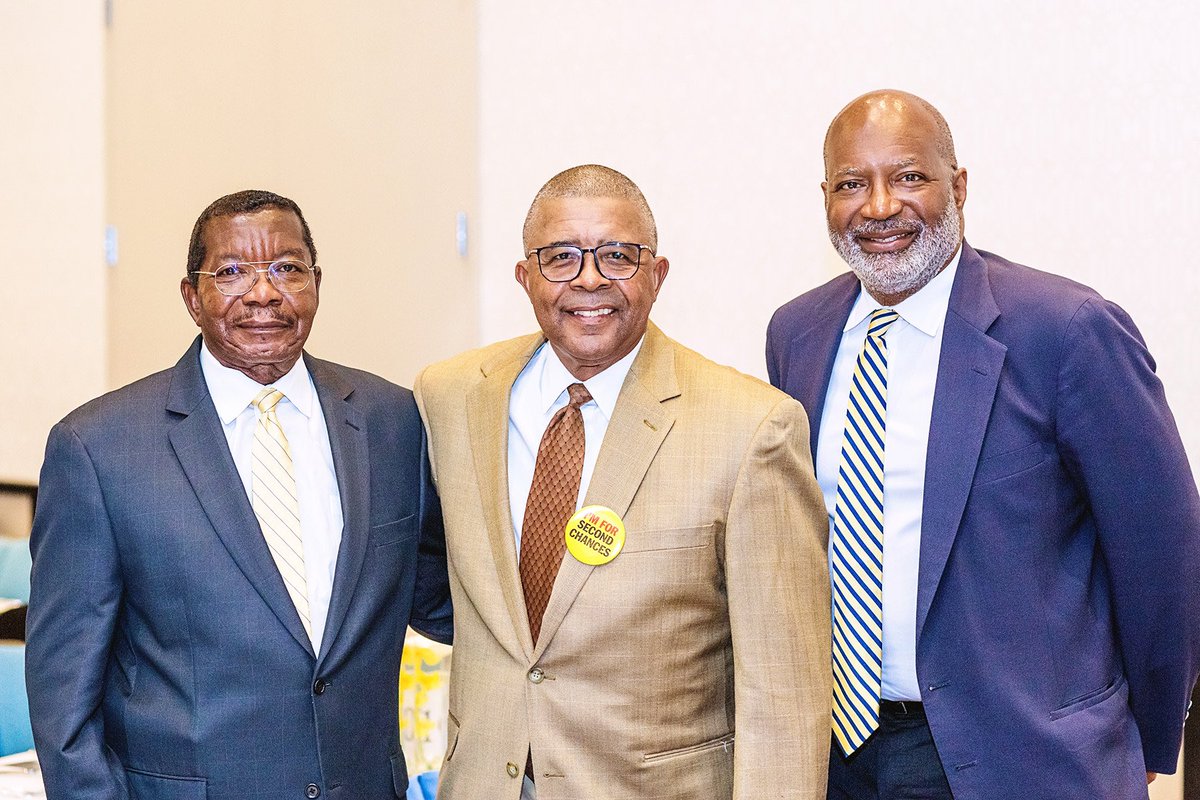 Forward_Justice's tweet photo. After Second Chance Lobby Day, we hosted a Gala where we shared conversations, laughs, and dinner as we celebrated those whose work for second chances has been immeasurable. Check out some of these 📸pictures📸 from the gala! #IAmForSecondChances
PC: @KumoluStudios https://t.co/cHhT2H0GIS