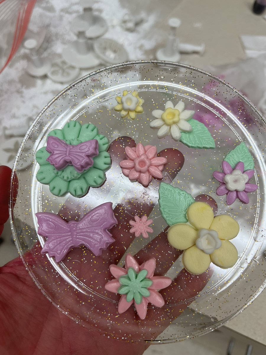 Elizabeth_A_May's tweet image. Making a mess at work, as usual 😎❤️Today — playing with homemade marshmallow fondant for an upcoming tween/teen class #libraries #programminglibrarian