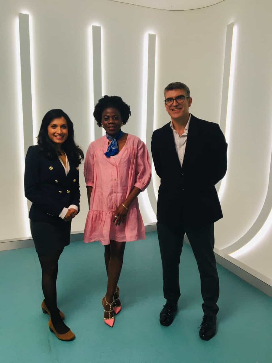 Mammypi's tweet photo. @Annabel_C_Price @drstephenquinn During the filming of @BBCTwo #Yourbodyuncovered with @kategarraway and @DrGuddiSingh @philipjpratt https://t.co/elQiYgUdoL