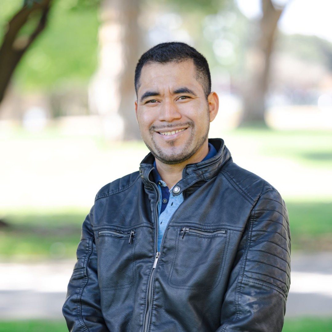 HancockCollege's tweet photo. Meet AHC 2023 graduate Anselmo Perez!
Anselmo is graduating with a degree in communication studies. After taking noncredit ESL classes through AHC's Community Education program, he transitioned to credit classes and began pursuing his degree.
Congratulations! #AHCgrad https://t.co/PbnU1z6XuF