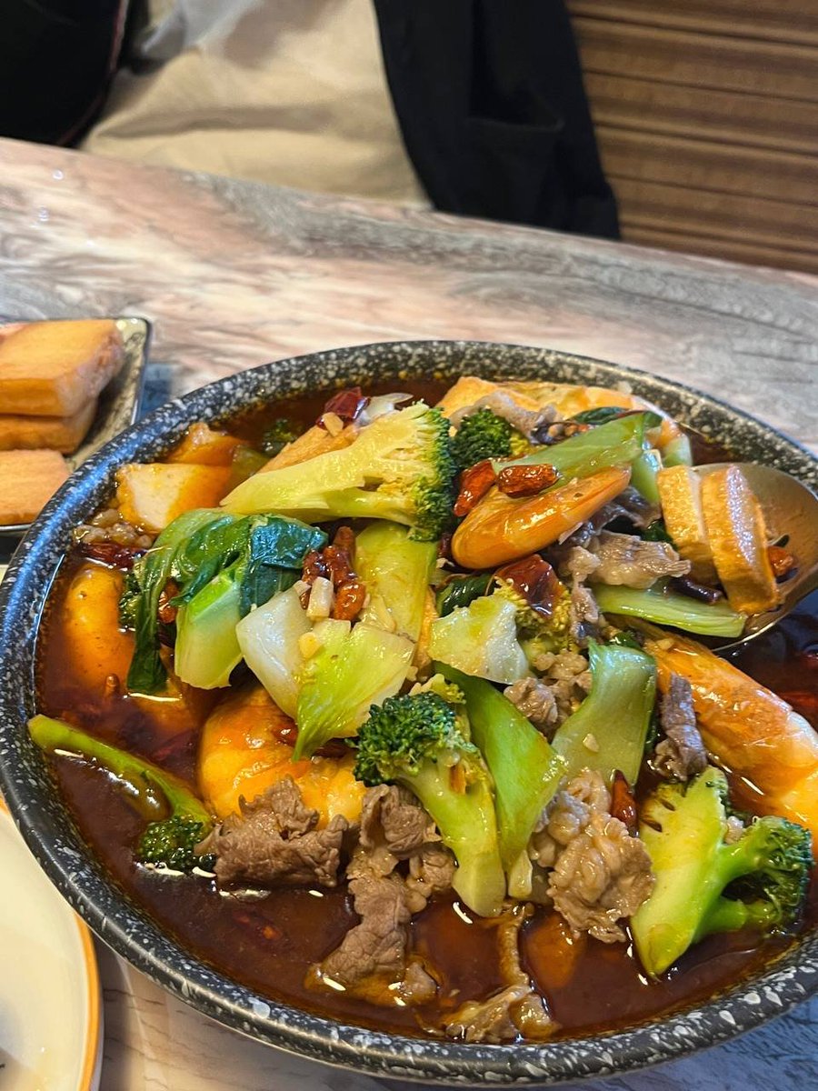 Kg1cTkm's tweet photo. I hope I've always been the age where I can't eat fat, enjoy food with reckless abandon and still grow in body. https://t.co/FL8SLcKbRV