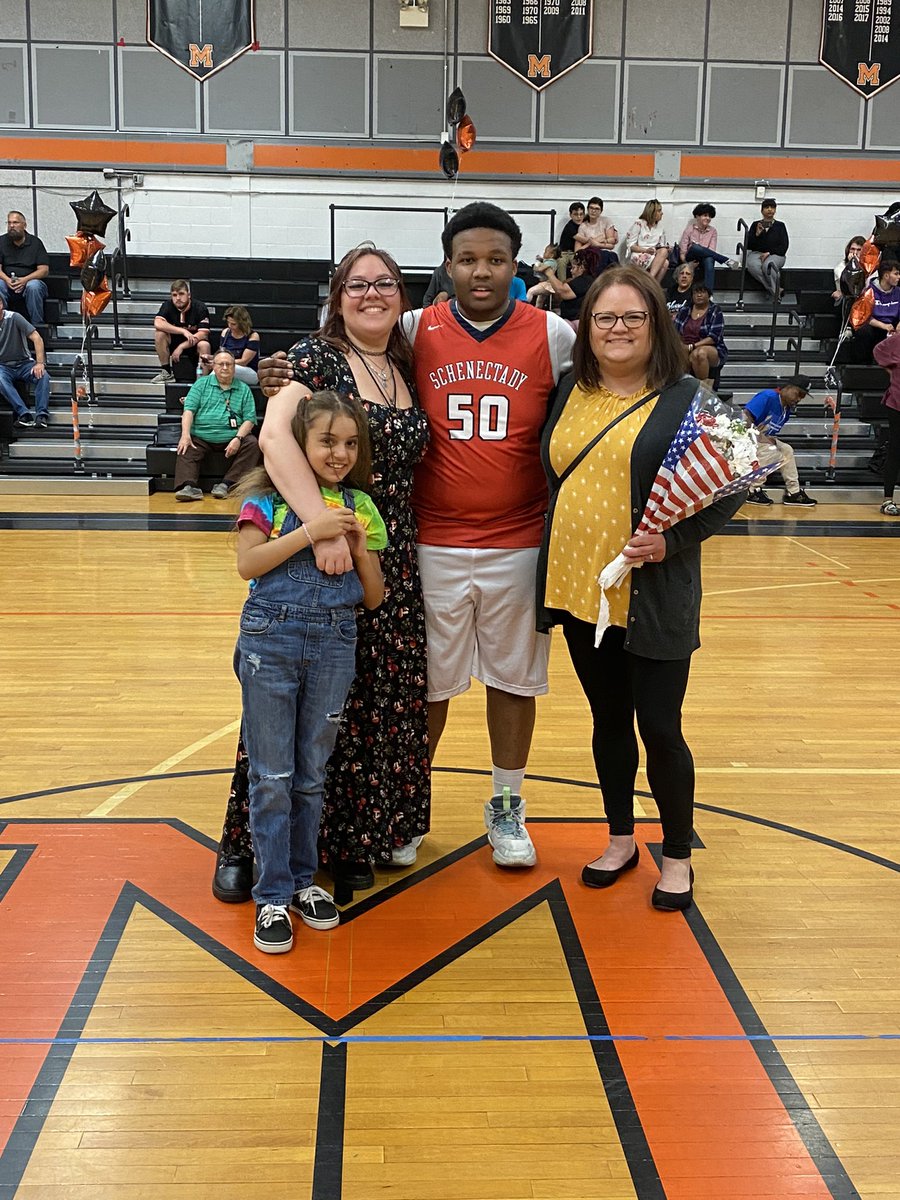 MohonPROUD's tweet photo. @MohonSports  @MohonCSD unified bball senior night! And starting a new tradition of senior AND alumni night! Thank you to all those who attended🏀♥️

@UnifiedSportsNY https://t.co/d8FVW6U2Dq