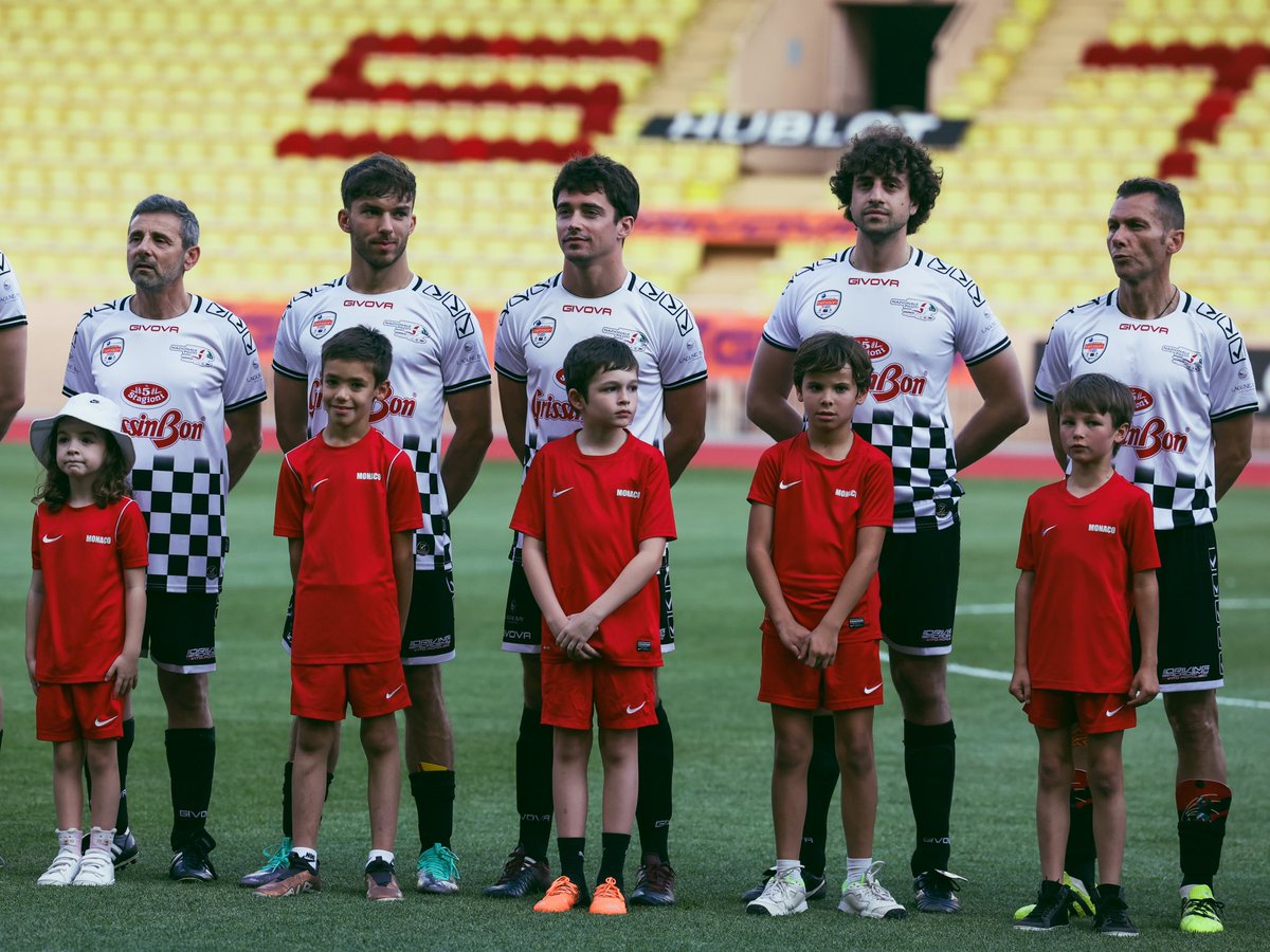 ACM_Media's tweet photo. For the charity evening organised by the Star Team for the Children association, drivers and Sport personalities were united, with also the presence of H.S.H. Prince Albert II ✨

Final victory for the Drivers 4-3 🙌

#MonacoGP #F1 #Football #Monaco 
📸 ACM_Peyret https://t.co/A4nrqVlUup
